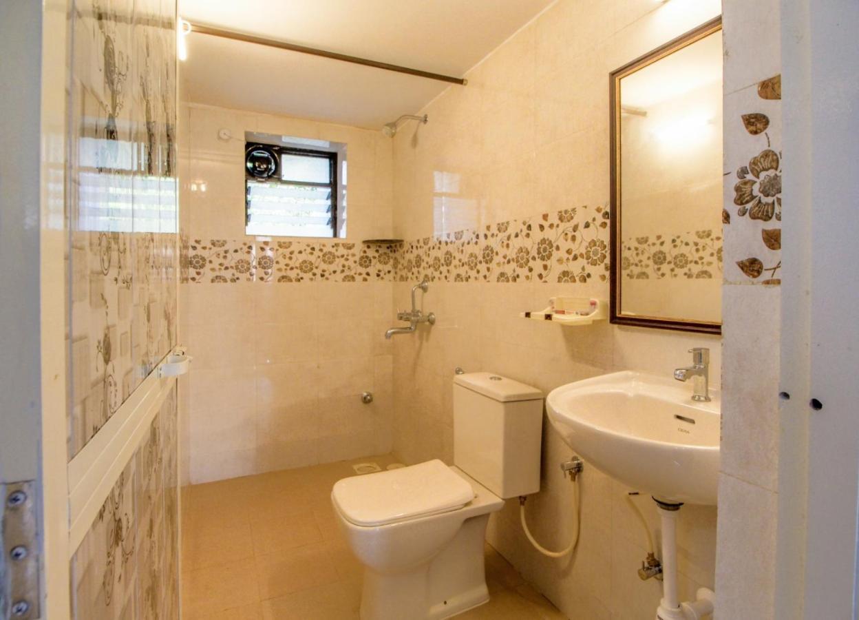 Monteiro Towers Hotel Candolim Buitenkant foto