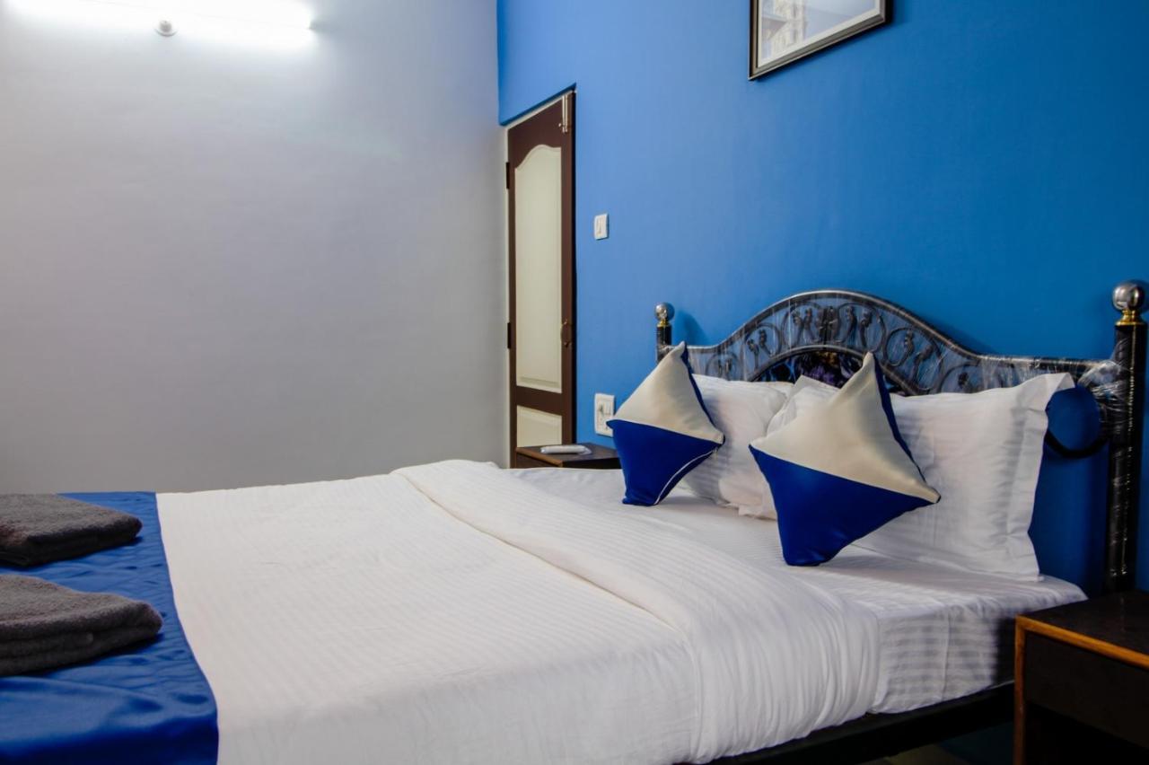 Monteiro Towers Hotel Candolim Buitenkant foto