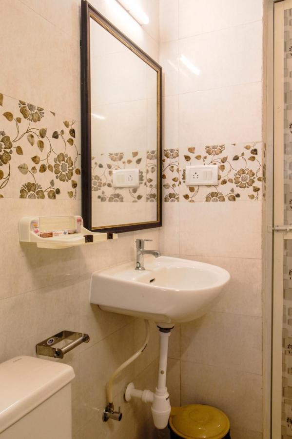 Monteiro Towers Hotel Candolim Buitenkant foto